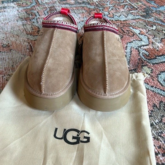 UGG Tazz Platform Slippers Size 9 NEW!! - Picture 3 of 12